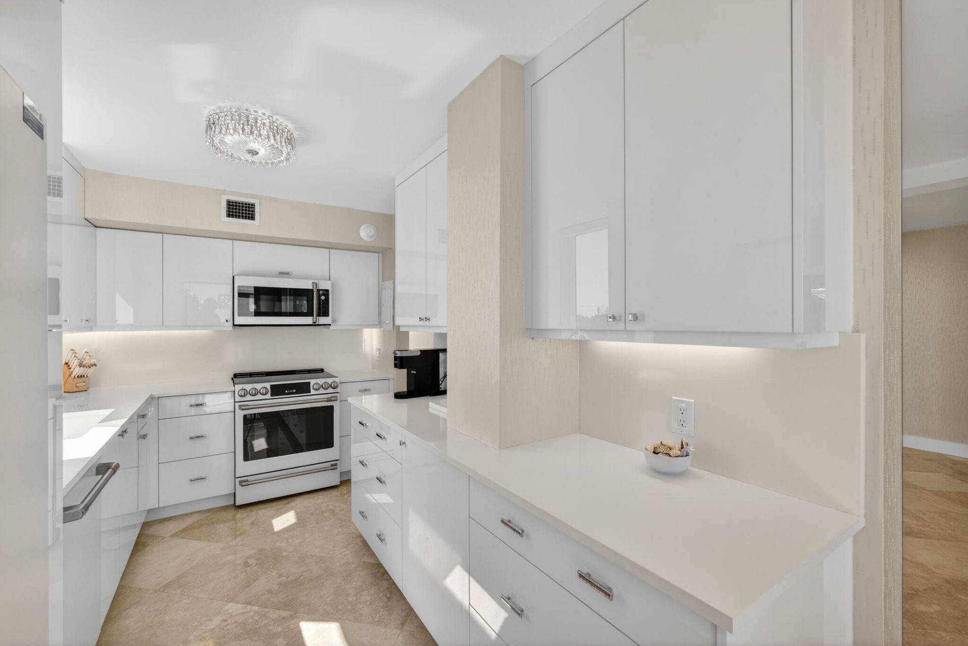 5380 N Ocean Drive, Unit 3b, Singer Island, FL 33404 Photo