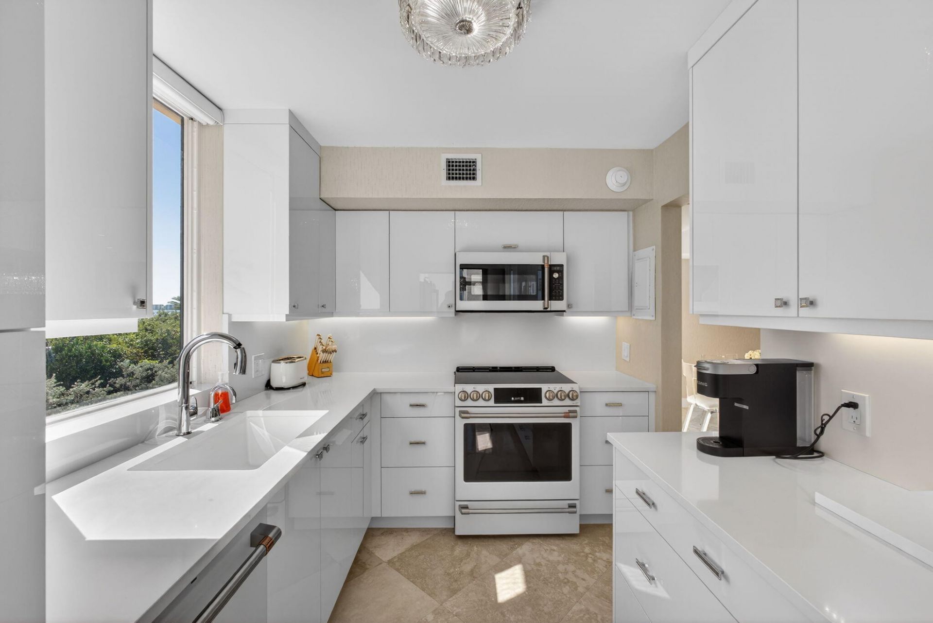 5380 N Ocean Drive, Unit 3b, Singer Island, FL 33404 Photo