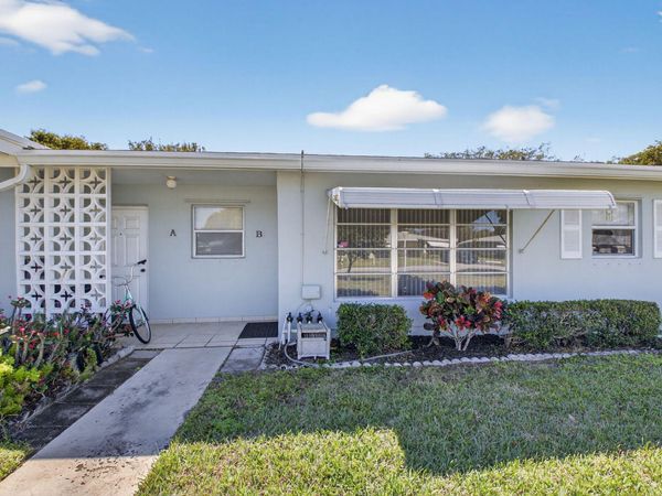 220 High Point Court E, Unit B, Delray Beach, FL 33445