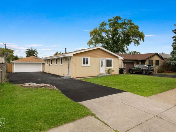 7616 S 78th Avenue , Bridgeview, IL 60455