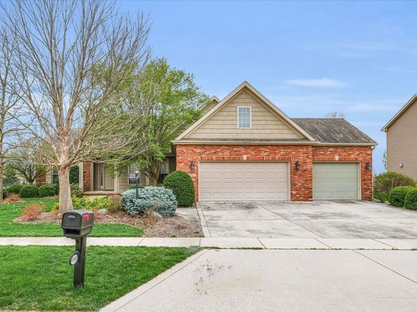 5005 Stonebridge Drive, Champaign, IL 61822