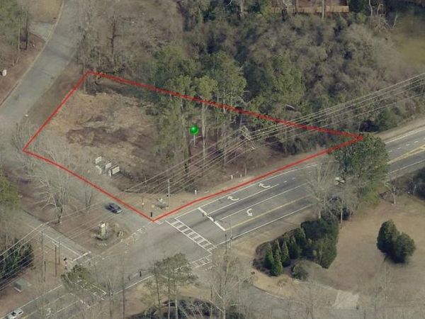 2020 S Hidden Hills Parkway , Stone Mountain, GA 30088