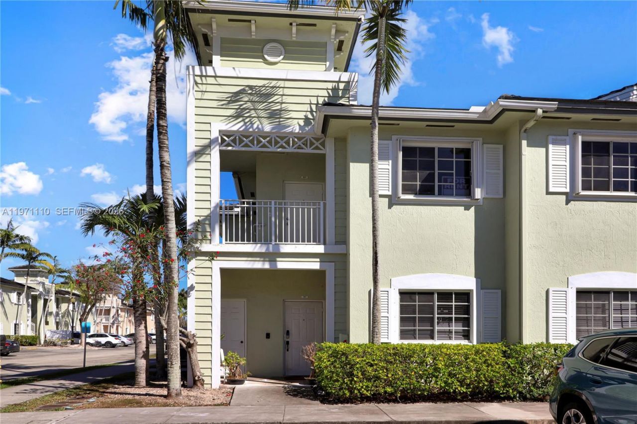 373 NE 26th Pl , Unit 201, Homestead, FL 33033 Photo