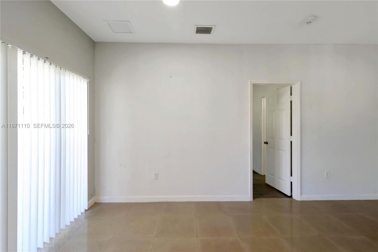 373 NE 26th Pl , Unit 201, Homestead, FL 33033 Photo