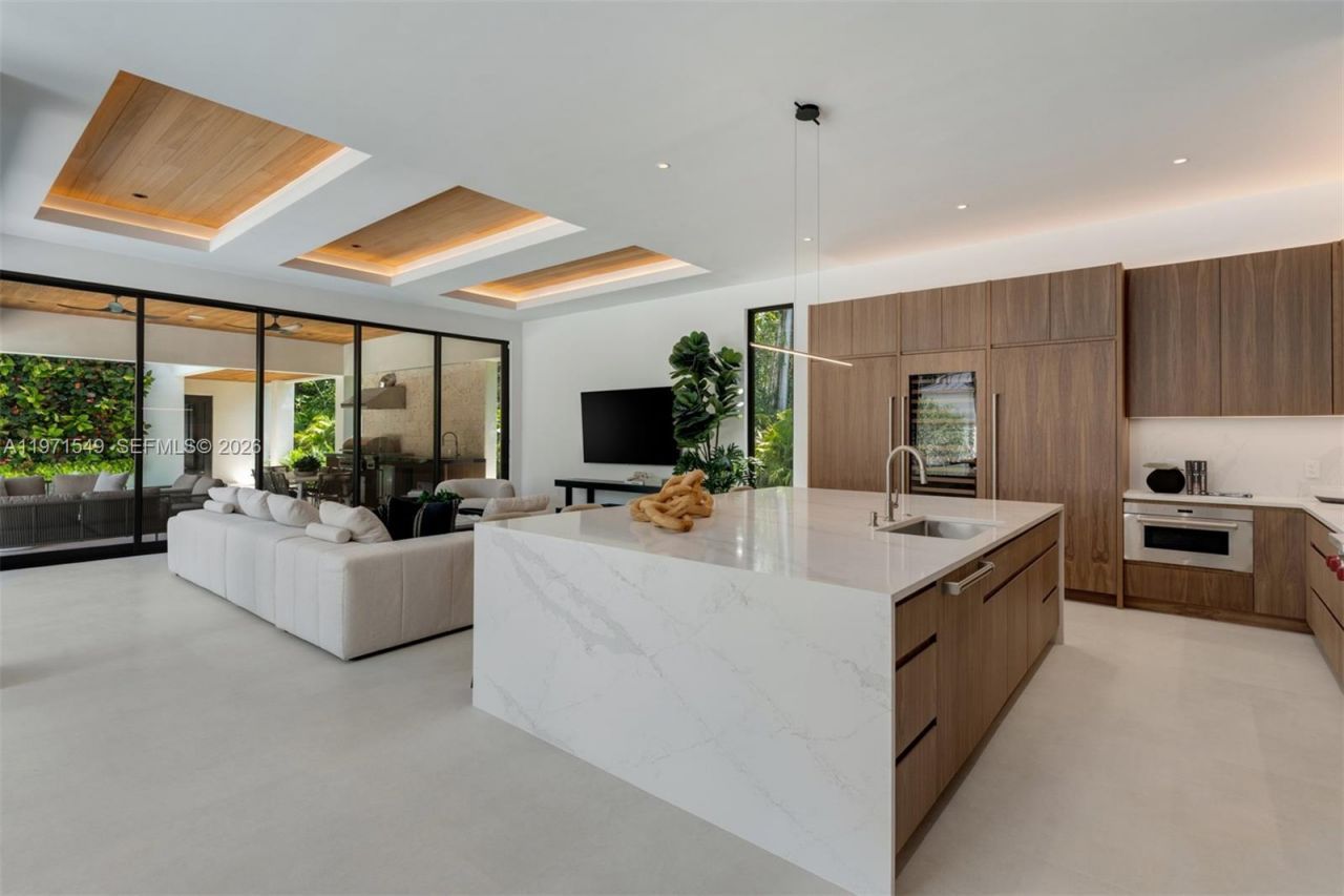 6730 SW 115th St, Pinecrest, FL 33156 Photo