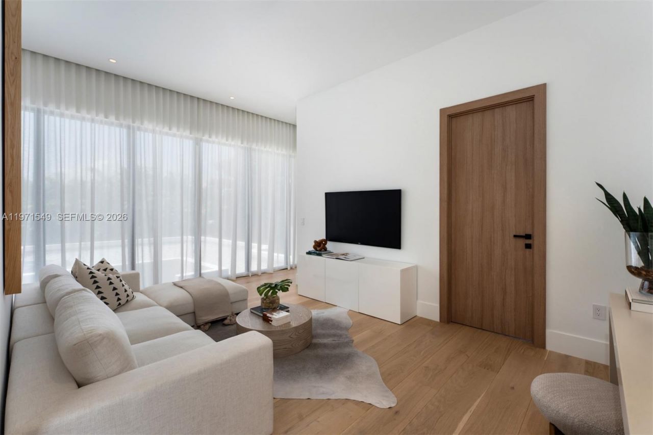 6730 SW 115th St, Pinecrest, FL 33156 Photo