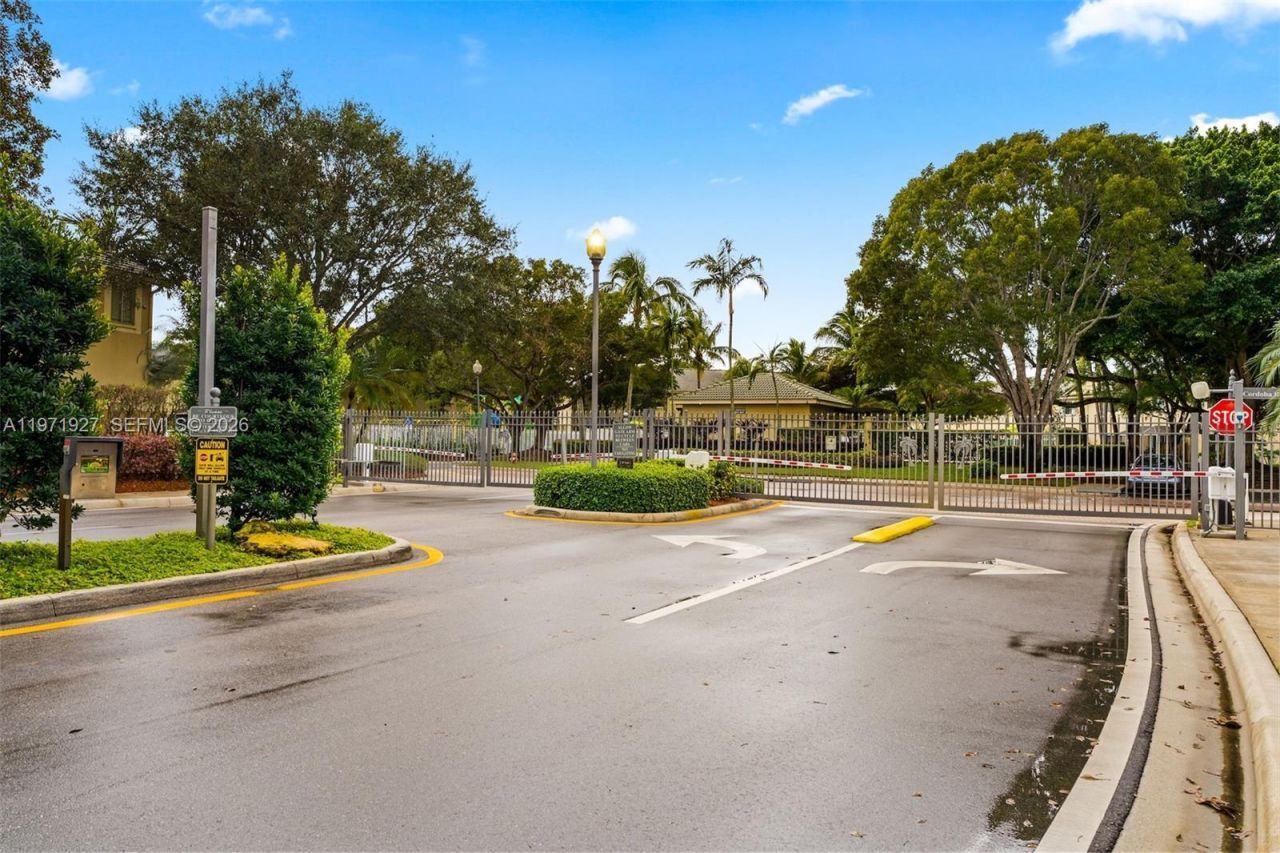 2167 Hacienda Ter, Unit 2167, Weston, FL 33327 Photo