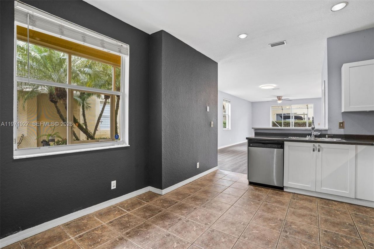 2167 Hacienda Ter, Unit 2167, Weston, FL 33327 Photo