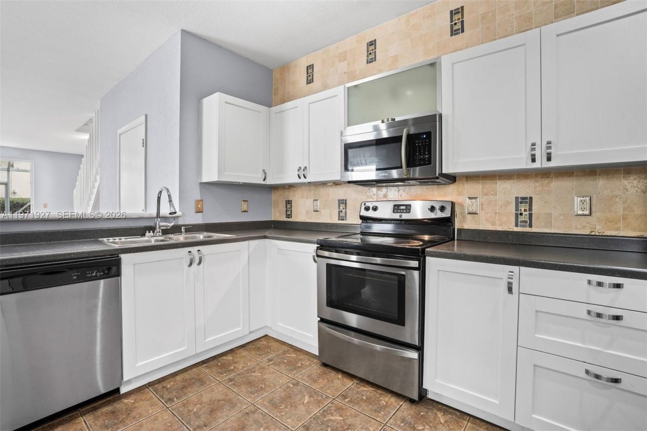 2167 Hacienda Ter, Unit 2167, Weston, FL 33327 Photo