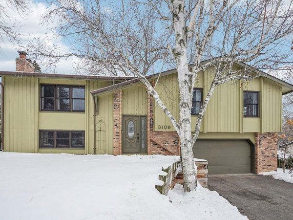 3109 Red Oak Circle N, Burnsville, MN 55337