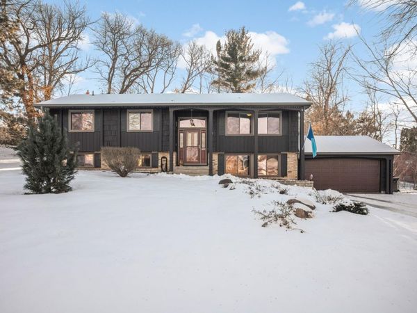 3 Oakview Court, Birchwood Village, MN 55110