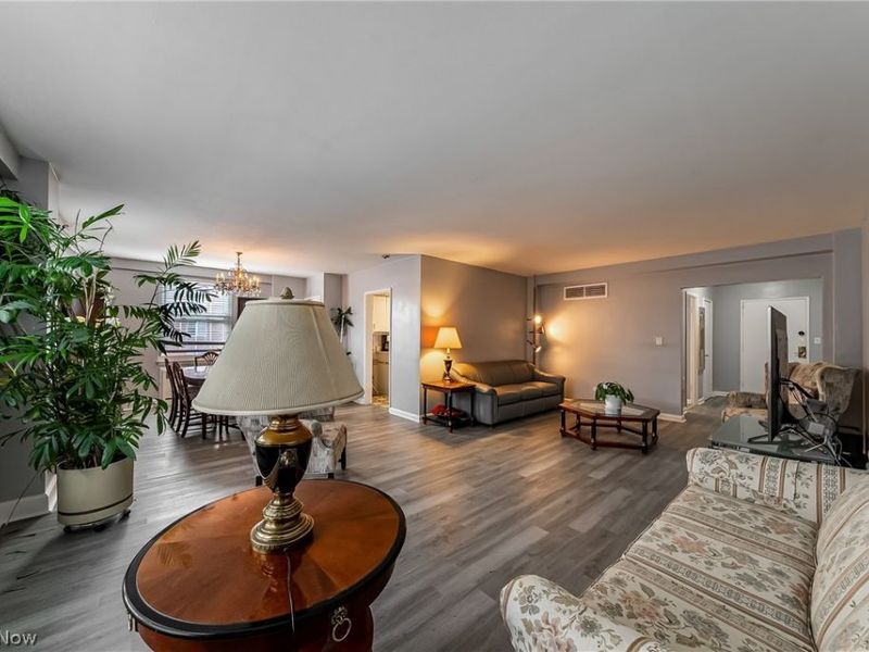 13800 Fairhill Road, Unit 306, Shaker Heights, OH 44120 Photo 18