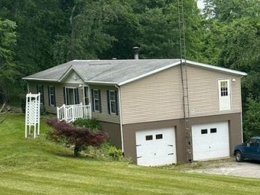 4000 Tabor Ridge Road NE, Mineral City, OH 44656