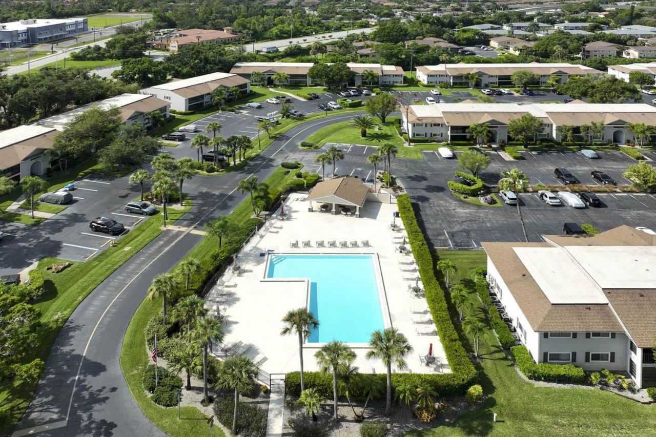 8121 South Woods Cir, Unit 5, Fort Myers, FL 33919 Photo
