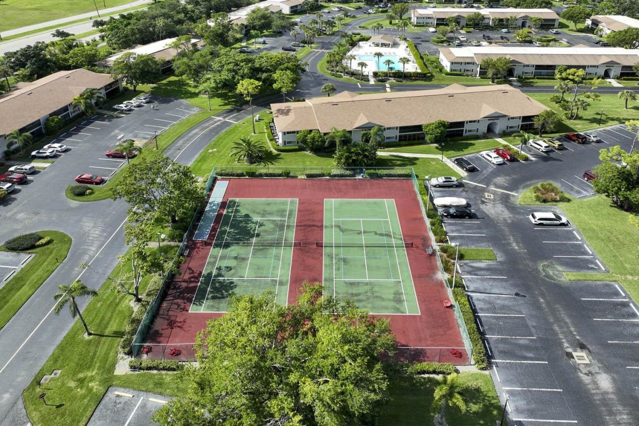 8121 South Woods Cir, Unit 5, Fort Myers, FL 33919 Photo