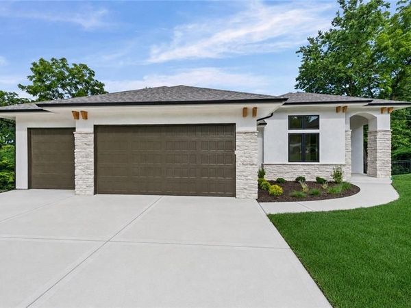 10410 River Hills Drive, Parkville, MO 64152