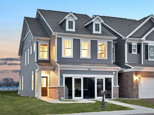 73 Weirich Way , Unit 78003, Batavia, IL 60510