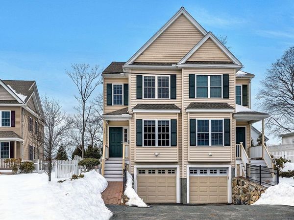 385 Hillside Ave, Unit 385, Needham, MA 02494