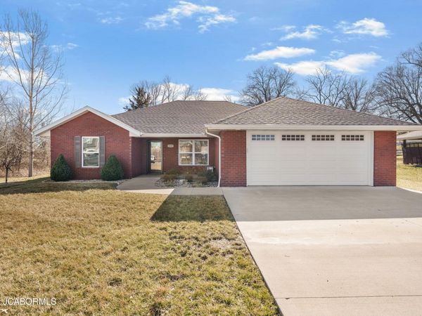 115 SHELTON DRIVE, Holts Summit, MO 65043