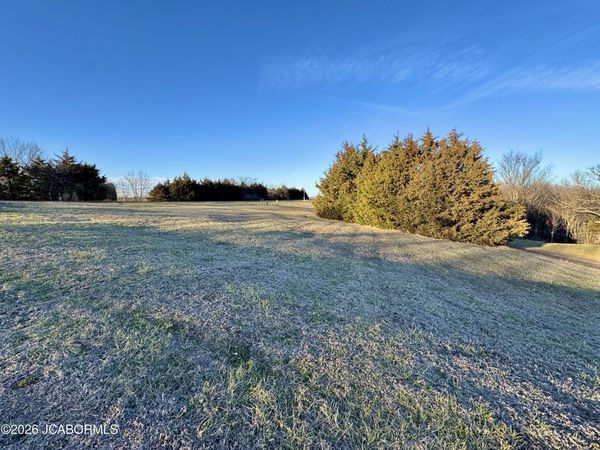 4217 CATALINA DRIVE, Jefferson City, MO 65109