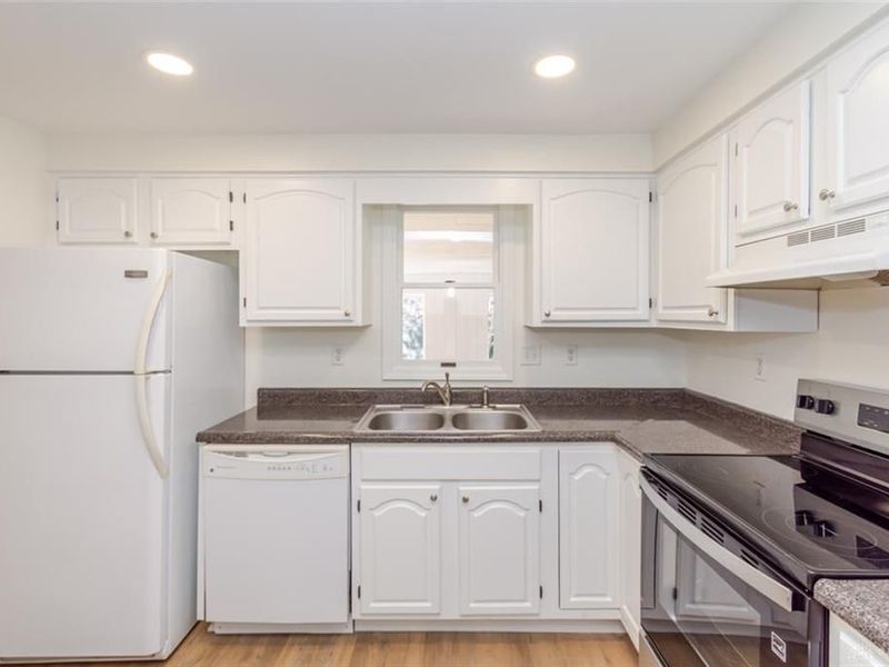 679 Lakengren Drive, Eaton, OH 45320 Photo 10