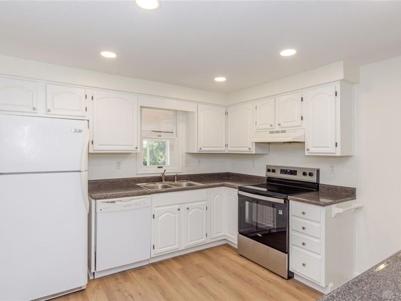 679 Lakengren Drive, Eaton, OH 45320 Photo 8