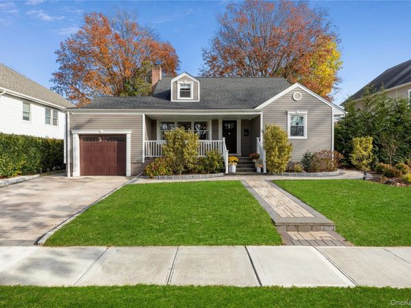 105 Jefferson Street , Garden City, NY 11530