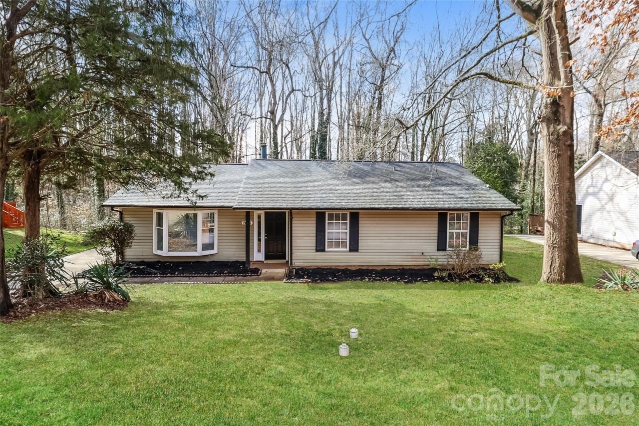 2001 Teddington Drive, Charlotte, NC 28214 Main Photo