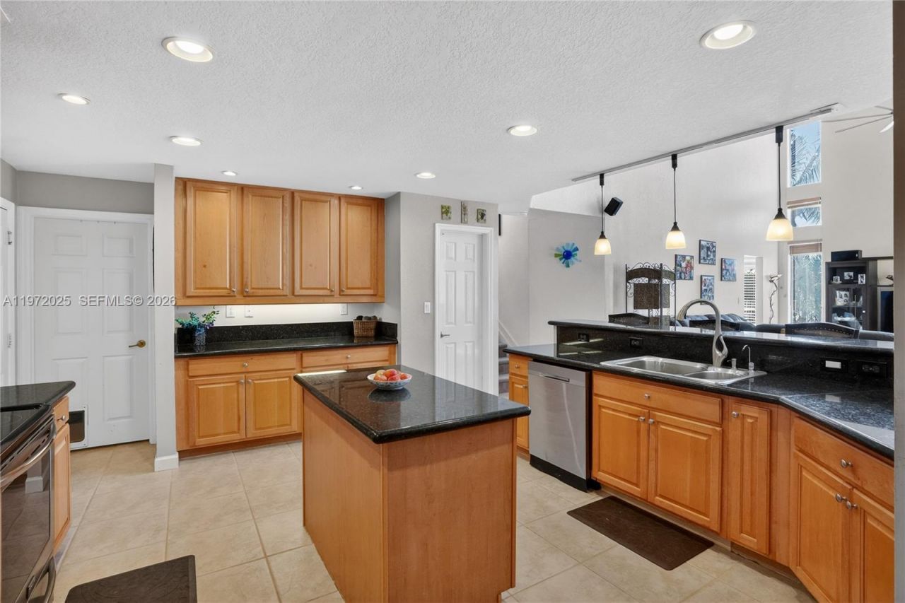 2324 SW 185th Ave, Miramar, FL 33029 Photo