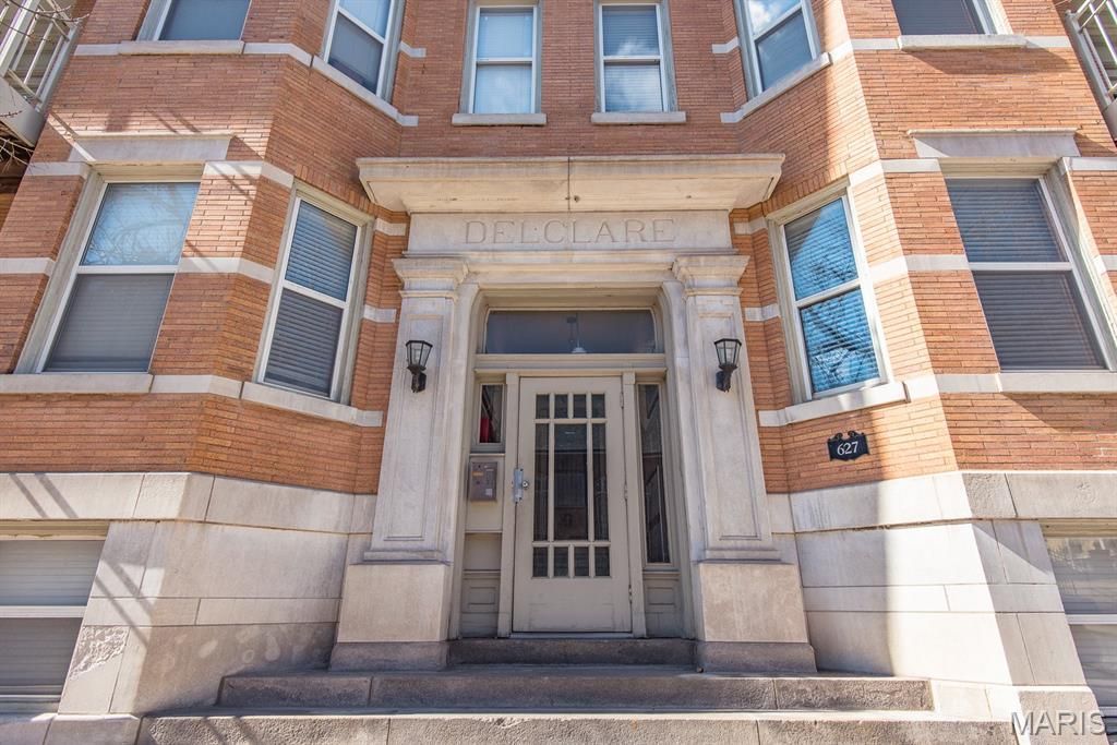 627 Clara Avenue, Unit 1B, Saint Louis, MO 63112 Main Photo