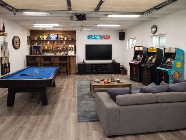 2800 Mabie STREET, Delavan, WI 53115