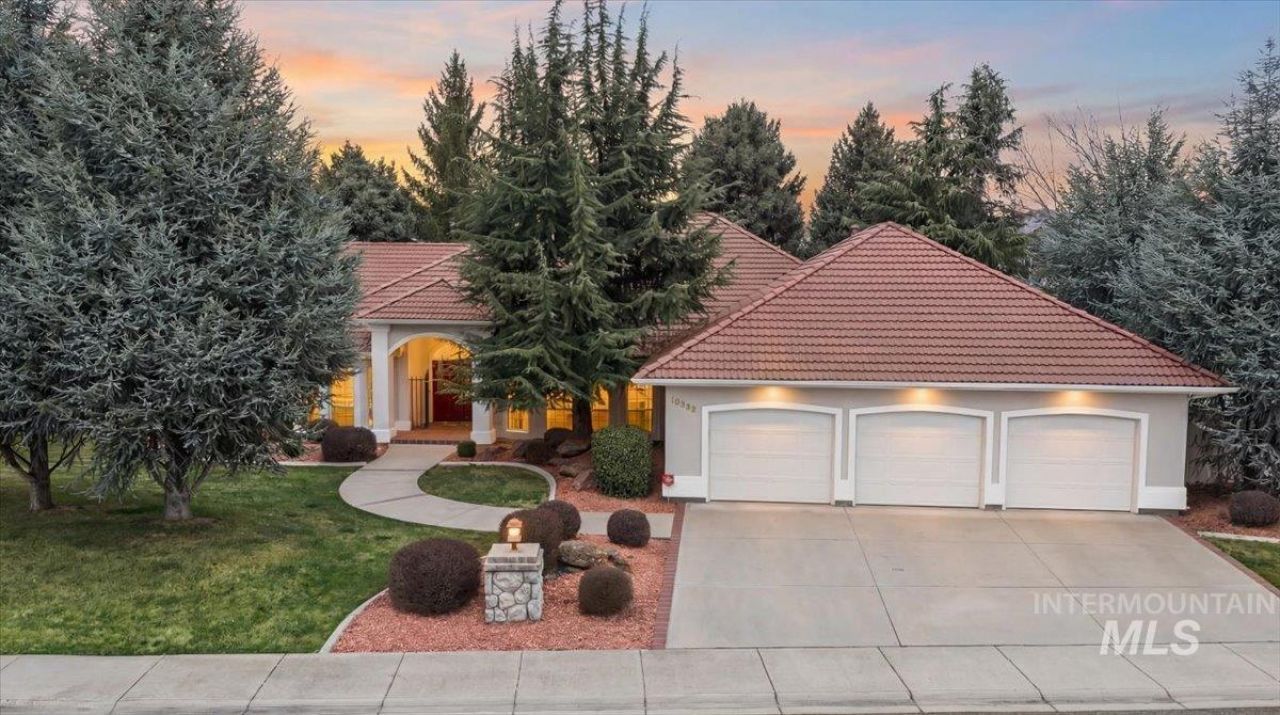10332 W Rockwood St, Boise, ID 83704 Main Photo