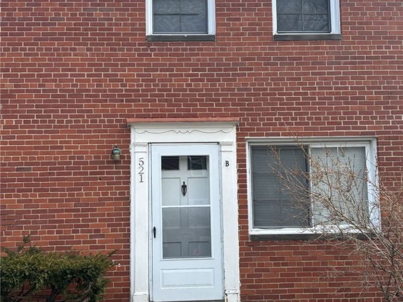 521 Kenwood Drive, Unit B-5, Euclid, OH 44123 Photo 1