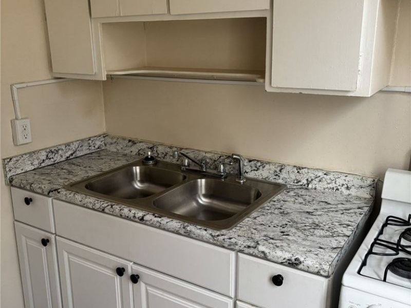 521 Kenwood Drive, Unit B-5, Euclid, OH 44123 Photo 5