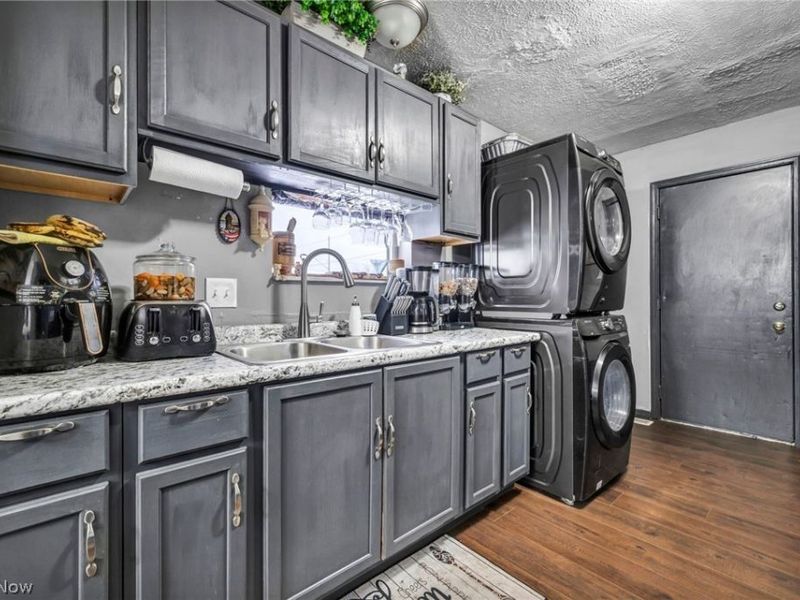 12500 Woodside Avenue, Cleveland, OH 44108 Photo 18