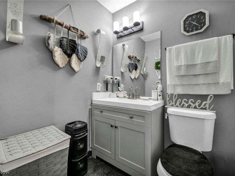 12500 Woodside Avenue, Cleveland, OH 44108 Photo 25