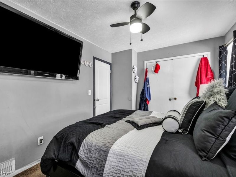 12500 Woodside Avenue, Cleveland, OH 44108 Photo 33