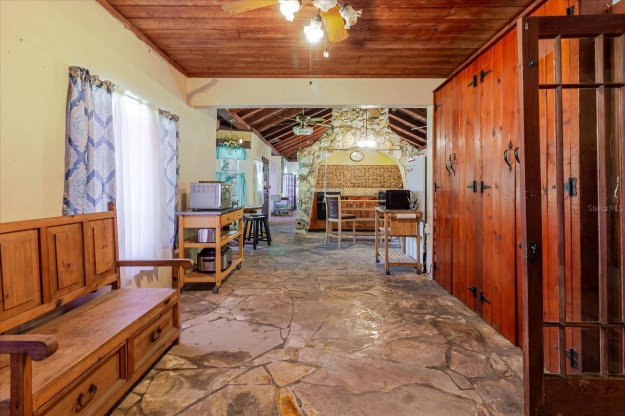 12115 S Us Hwy 41 , Gibsonton, FL 33534 Photo