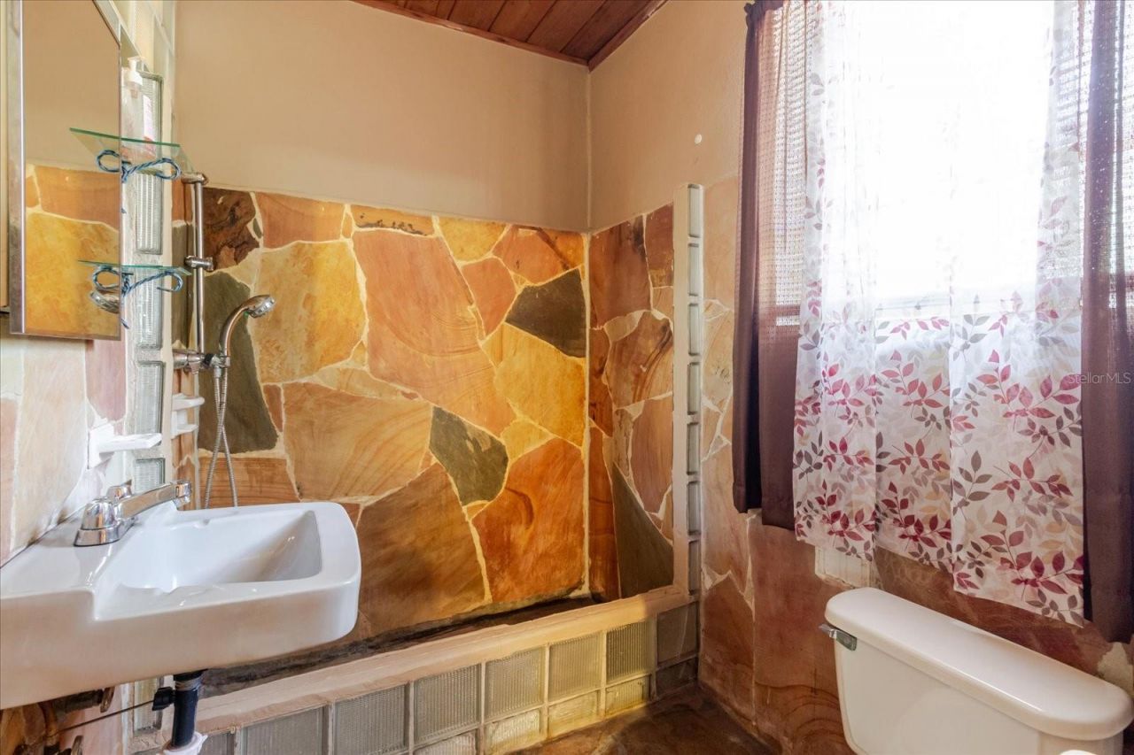 12115 S Us Hwy 41 , Gibsonton, FL 33534 Photo