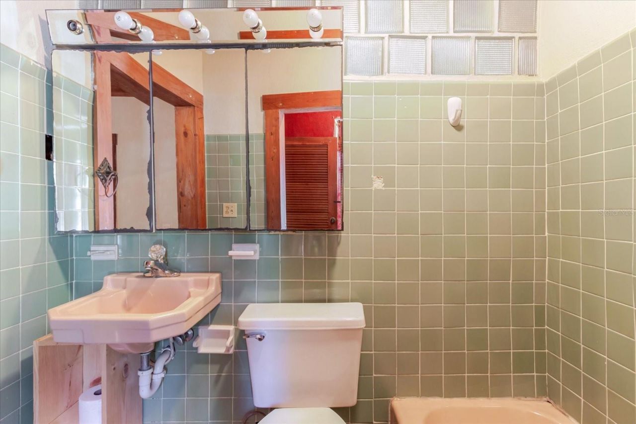 12115 S Us Hwy 41 , Gibsonton, FL 33534 Photo