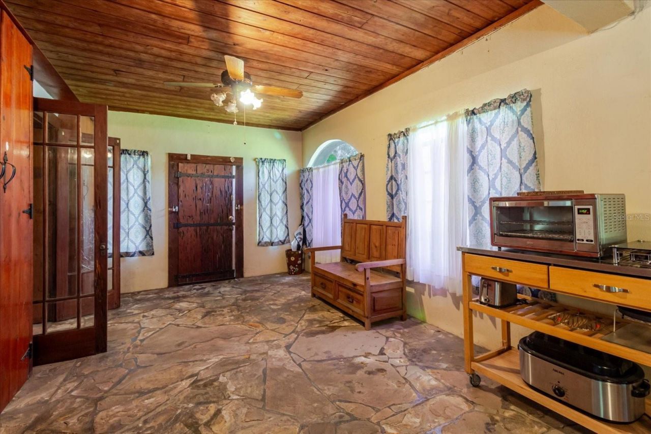 12115 S Us Hwy 41 , Gibsonton, FL 33534 Photo