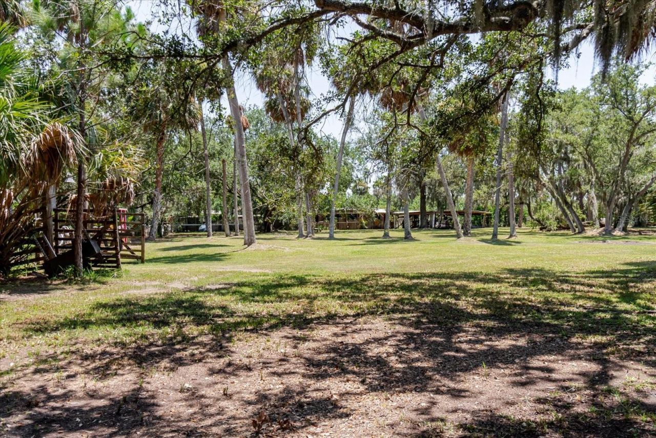 12115 S Us Hwy 41 , Gibsonton, FL 33534 Photo