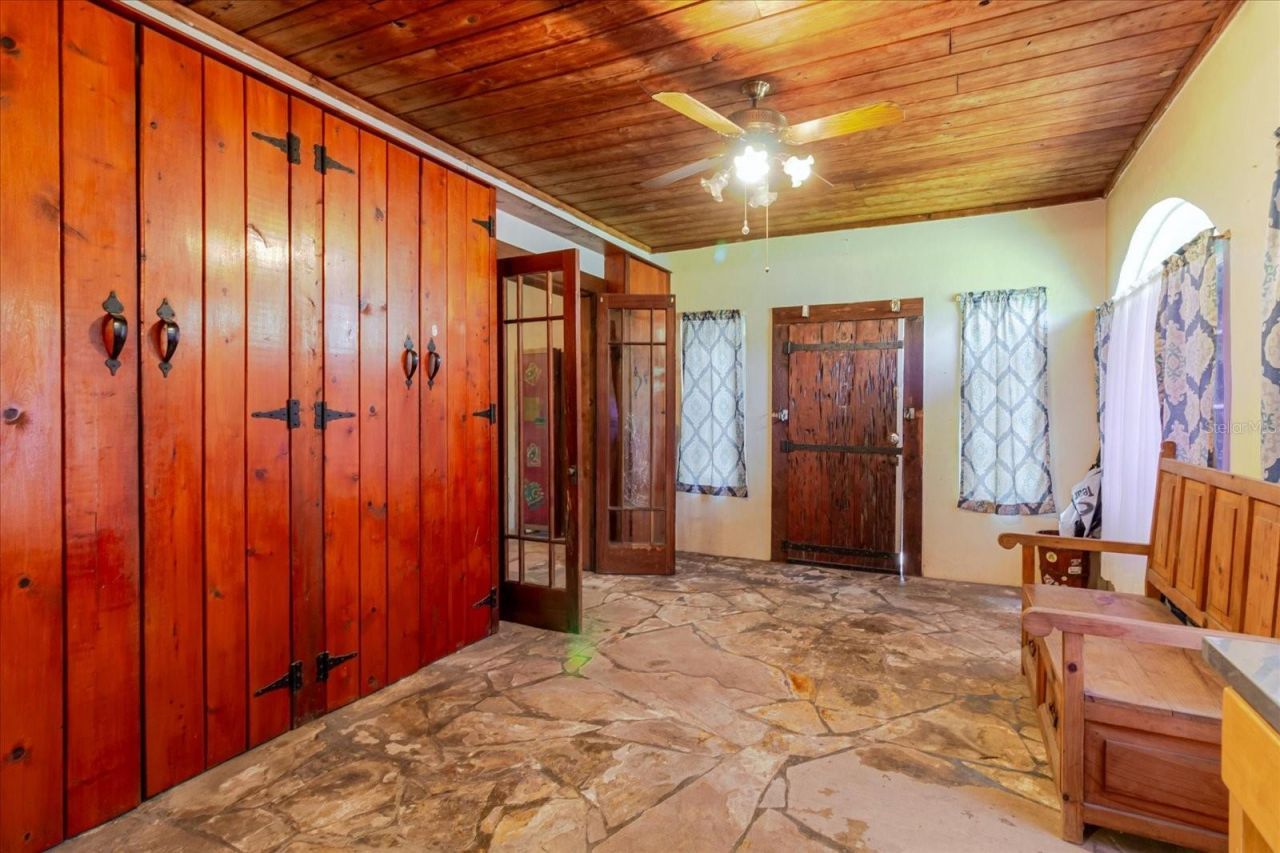 12115 S Us Hwy 41 , Gibsonton, FL 33534 Photo