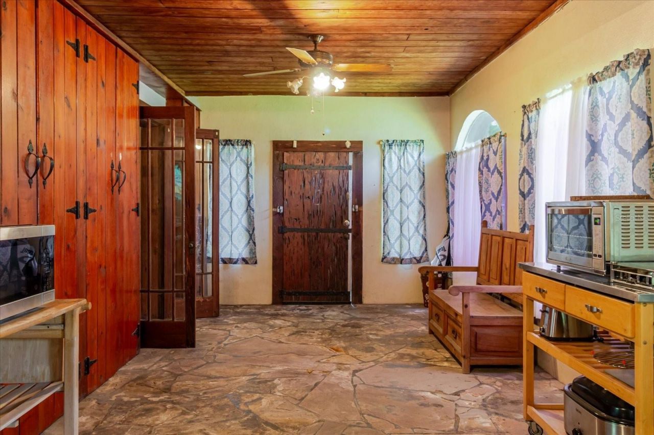 12115 S Us Hwy 41 , Gibsonton, FL 33534 Photo