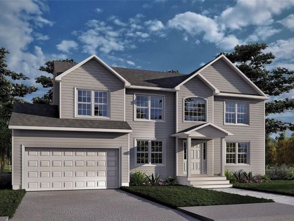 22 Avenue E, Holbrook, NY 11741