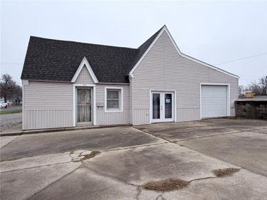 322 N Walnut Street, Cameron, MO 64429