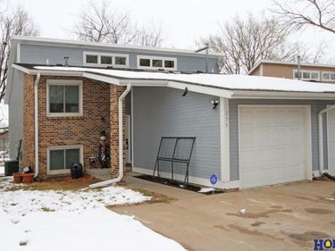 230 Parkside Lane, Lincoln, NE 68521