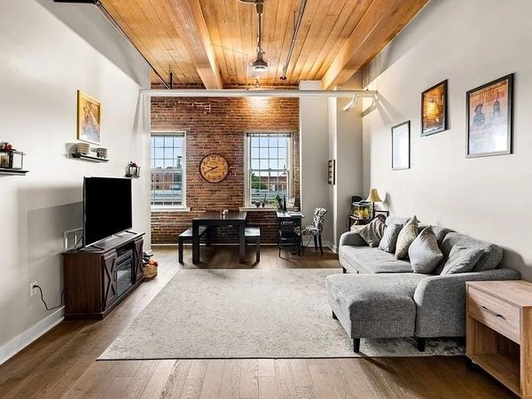 130 John St, Unit 459, Lowell, MA 01852