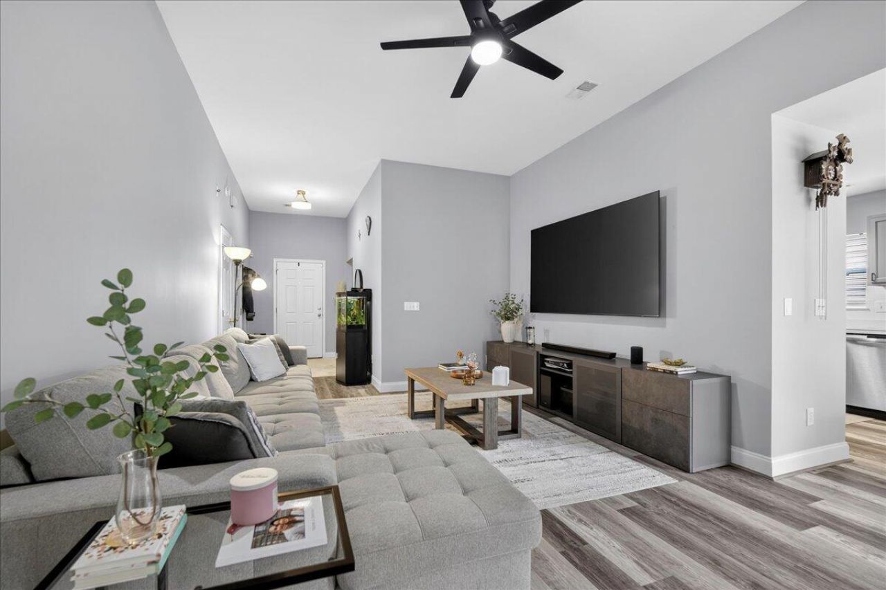 8613 Madelyn Street Photo 16