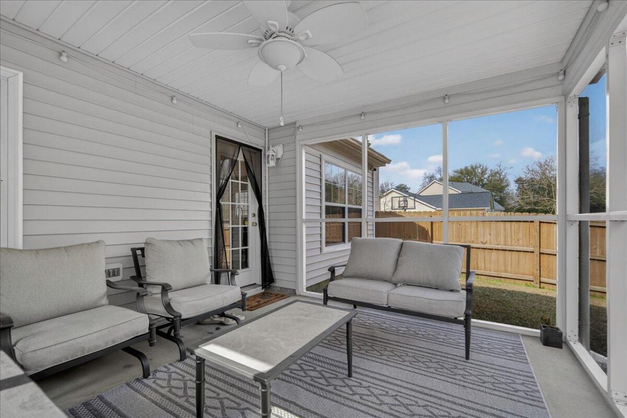 8613 Madelyn Street Photo 24